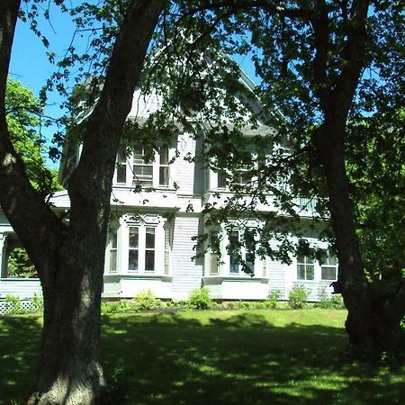 The Library Inn Souris Exterior photo